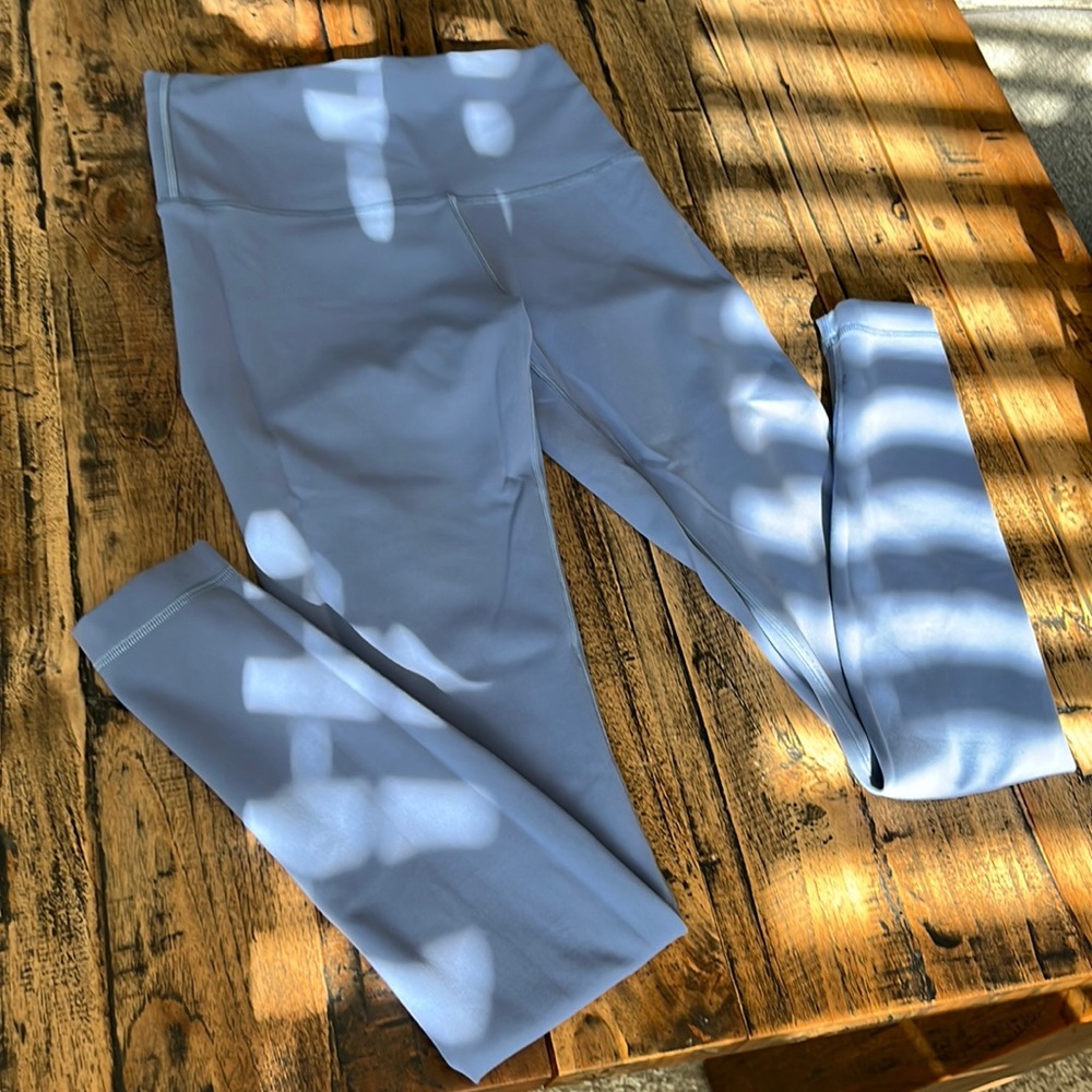 Lululemon Wunder Train High rise tight 28”